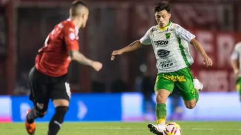 Lisandro Martínez en el partido de Defensa y Justicia.