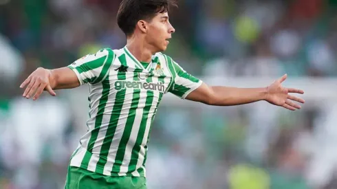 El futuro de Lainez está en manos del nuevo DT