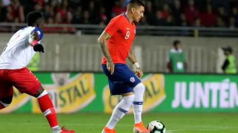 Nicolás Castillo enfrentando a Haití.