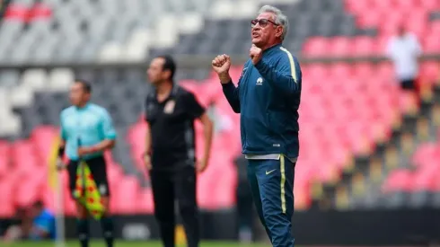 Leonardo Cuéllar, entrenador de América Femenil.