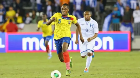 Renato Ibarra en el partido ante Honduras.