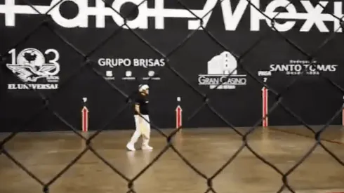 Cuauhtémoc Blanco jugando Aja Alai.