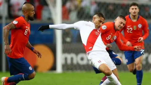 Nicolás Castillo en el partido ante Perú.