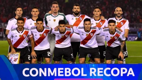 Formación de River Plate en la Recopa.