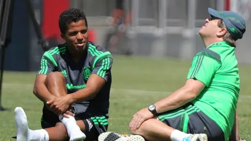 Miguel Herrera y Giovani dos Santos en la Selección Mexicana.