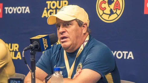 Miguel Herrera en conferencia de prensa.