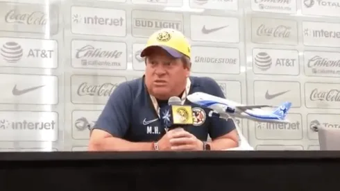 Miguel Herrera en conferencia de prensa.