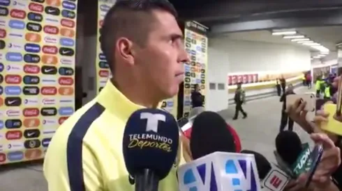 Paul Aguilar hablando con los medios de comunicación.