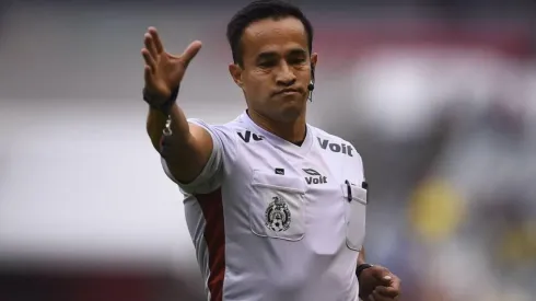 Árbitro Jorge Rojas.