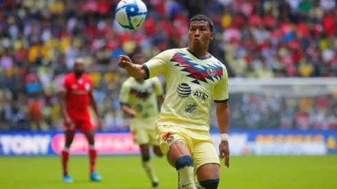 Roger Martínez en el partido ante Toluca.