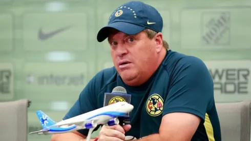 Miguel Herrera en conferencia de prensa.
