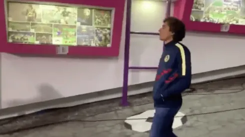 Guillermo Ochoa en el Estadio Azteca.
