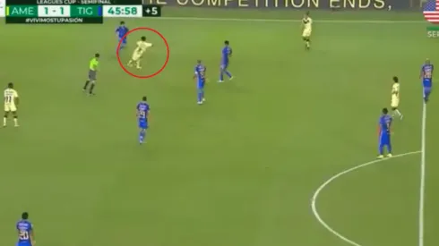 La rabona de Roger Martínez contra Tigres