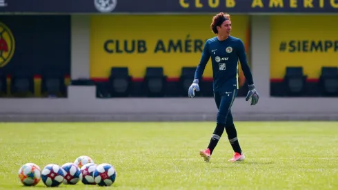 Guillermo Ochoa en el entrenamiento de este jueves.