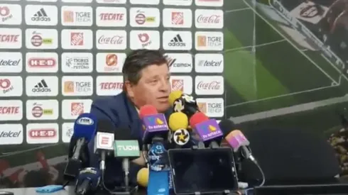 Miguel Herrera en conferencia de prensa.