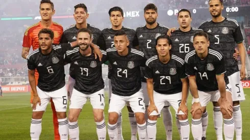 Formación titular de México vs Paraguay.