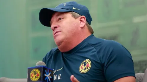 Miguel Herrera en conferencia de prensa.