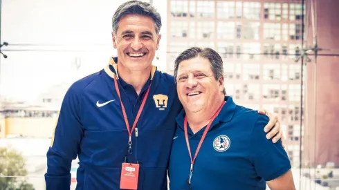 Miguel Herrera junto a Míchel González.