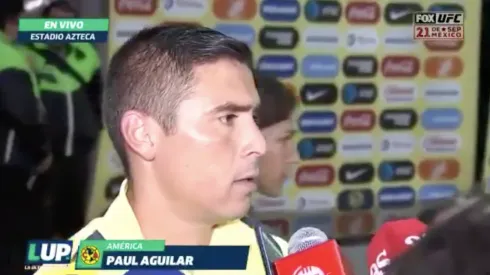 Paul Aguilar hablando con los medios de comunicación.