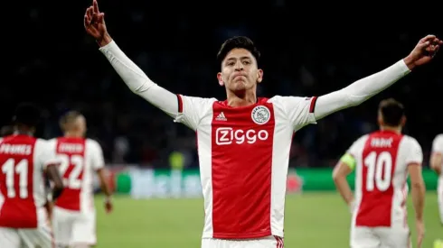 Edson Álvarez celebrando su gol en la Champions League.