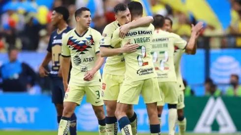 Jugadores de América en el Clásico Capitalino.
