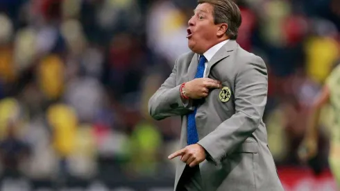 Miguel Herrera llega a 50 Clásicos dirigidos