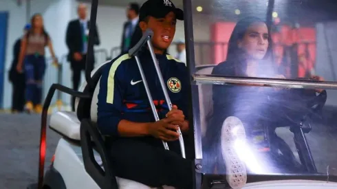 Gio dos Santos llegó al Azteca a ver el Clásico Joven.