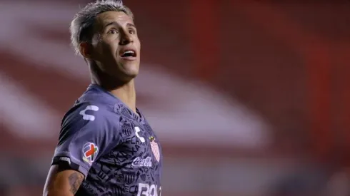 América se aferra en la lucha por Chicote Calderón.