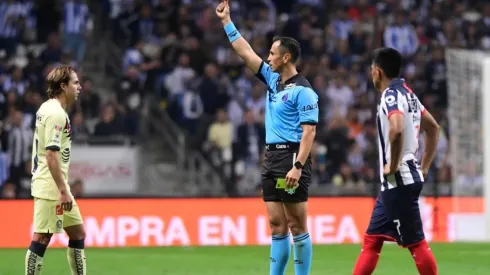 No gustó en las Águilas el arbitraje del experimentado Santander