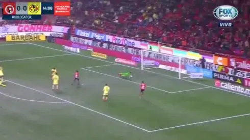 Video: Guillermo Ochoa evitó el primero del Tijuana.