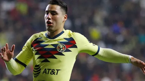 Sánchez señalado por la afición tras su error