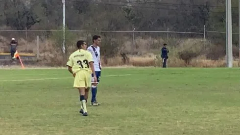 Leyva debutó con un uniforme improvisado en América