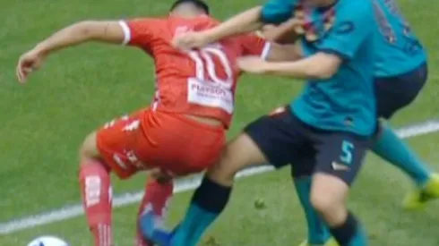 Cáseres se va expulsado tras una entrada innecesaria