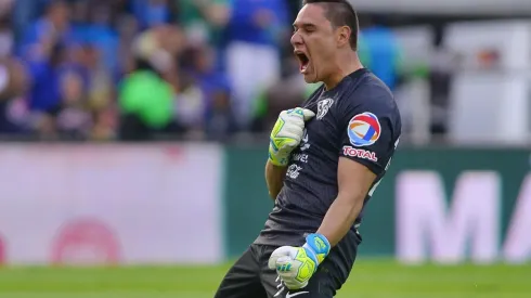 Moi mostró su nuevo look con la camisa de América