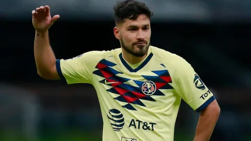 Valdez durmió con su primer hijo en brazos