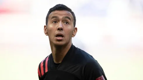 Kaku Romero Gamarra presume playera del América.