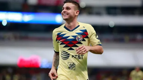 Benedetti dio a conocer el club en el que jugaría.