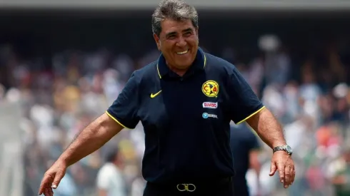 Postergan el homenaje al Maestro