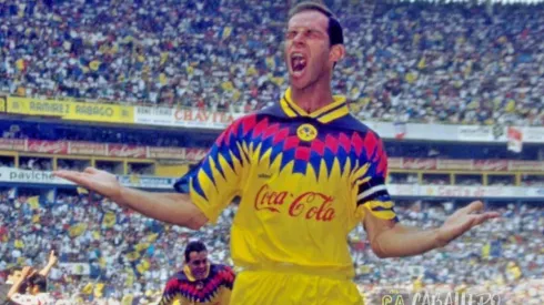 El cumpleaños de Zague, goleador leyenda de América