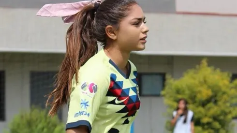 Jana Gutiérrez presume su colección de playeras en TikTok.