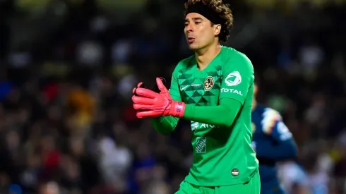 Back to the Future: el video del América a Memo Ochoa
