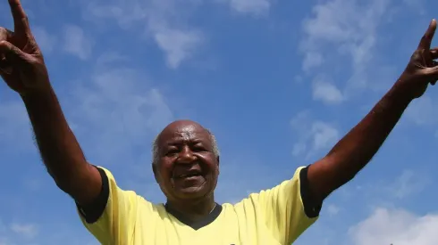 Arlindo dos Santos y su golazo en la inauguración del Azteca