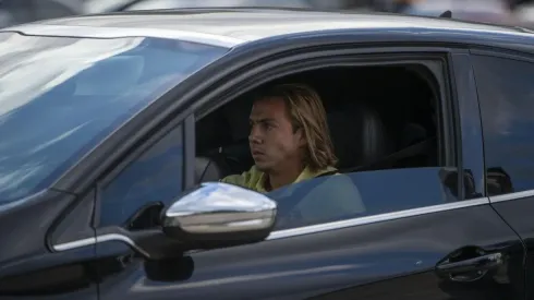 Jugadores de América llegan en sus autos a CU.