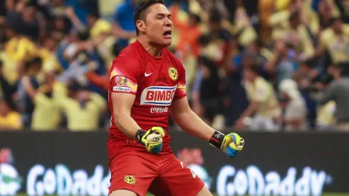 Moi saludó a su hija por el cumple con una foto con la playera águila