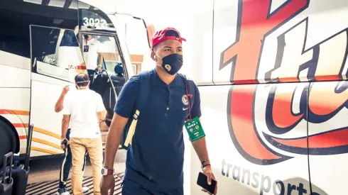 América llega sin problema al Estadio Victoria.