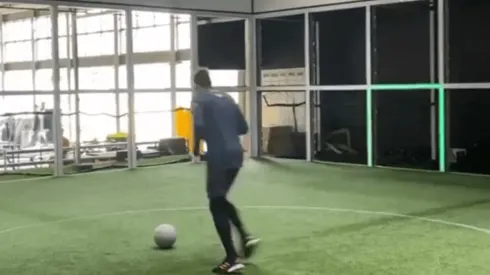 Castillo comparte nuevos videos de su trabajo con balón.