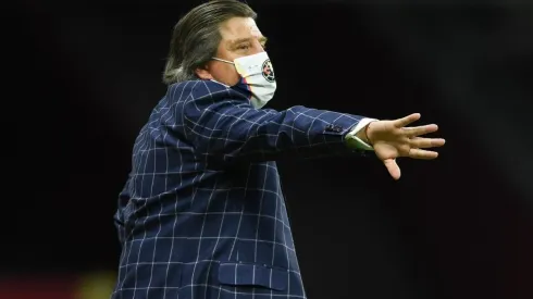 Herrera confesó tener un equipo distraído.