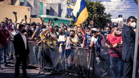 Aficionados apoyaron al América en el hotel de concentración.