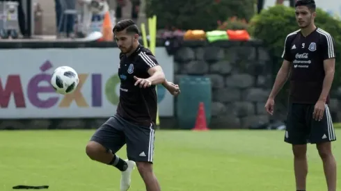 Récord compara en su portada a Henry con Raúl