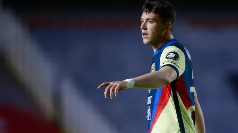 Viñas entrena con normalidad y podría estar presente en el clásico.